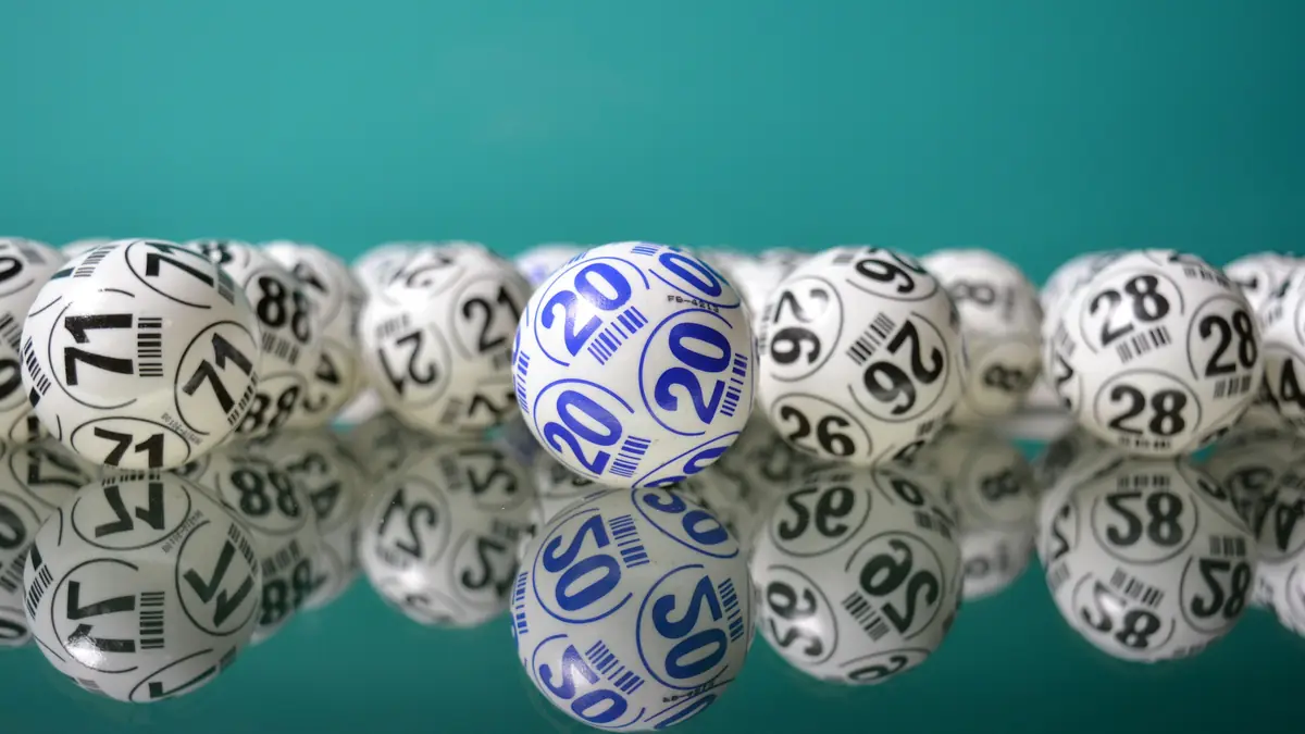 Những quả bóng số xếp hàng, minh họa xổ số và lô đề 789Club